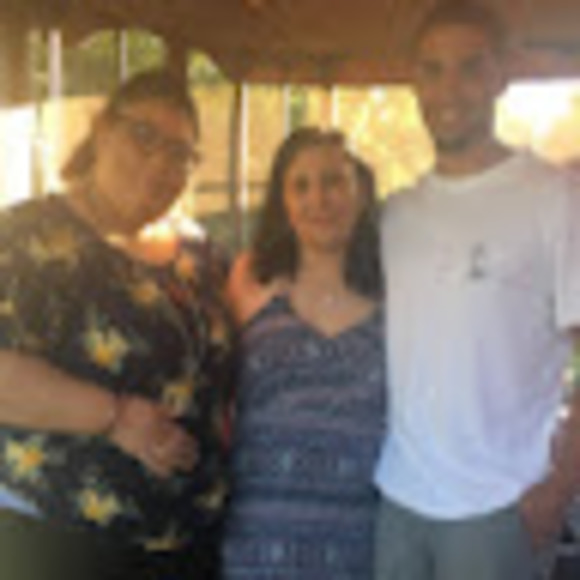 Meet your Posher, Liz - Picture 1 of 1